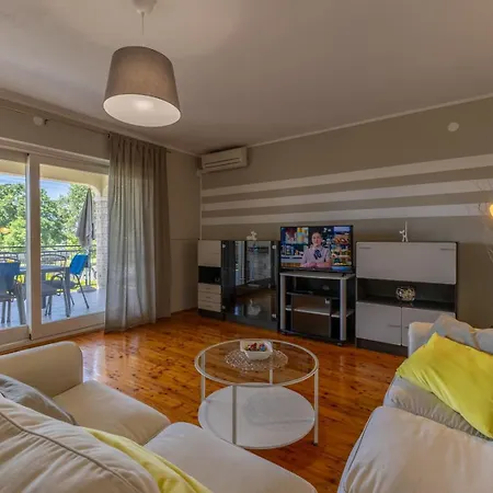 Chiara Apartment *